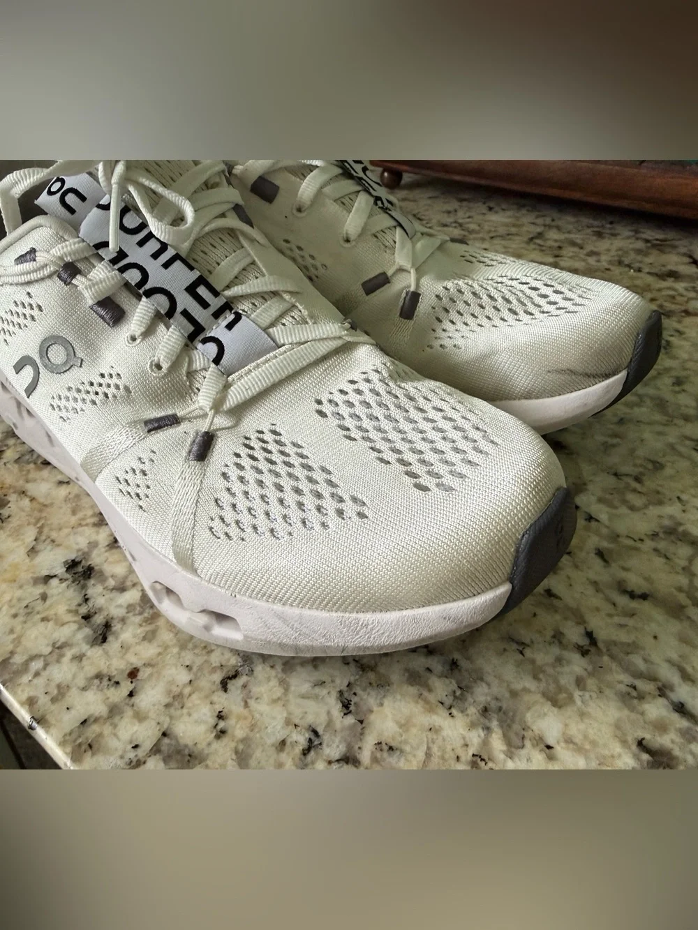 On Running White Women's Cloud Surfer shoes Size 9